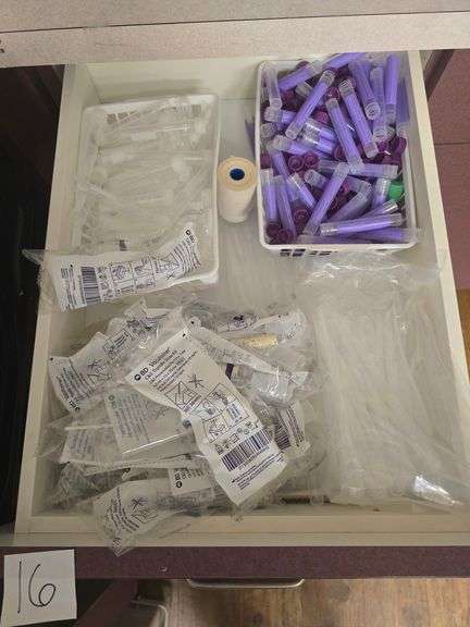 CONTENTS OF DRAWER INCLUDE BD VACUTAINER C&S TRANSFER STRAW KIT ; AND COLLECTION TUBES