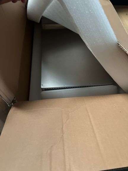 INDUSTRIAL POWER SUPPLY APROX 12"x18"x4"