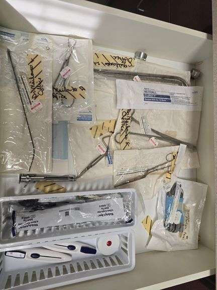 MEDICAL TOOLS INCLUDING WELCH ALLYN ADULT TIPS 4.25mm 52434-U ; KENDALL CURITY SCALPEL WITH NO.15 BLADE ; AND OTHER VARIOUS HAND TOOLS