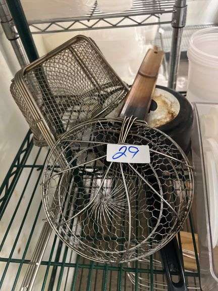 LOT INCLUDES DEEP FRYER PANS AND MEDIUM SAUCE PAN