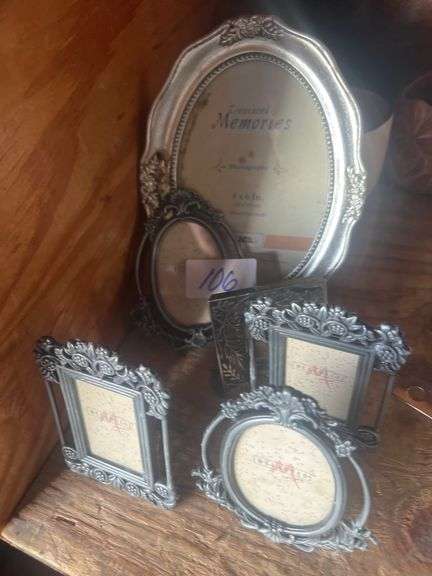 SMALL TABLE TOP PHOTO FRAMES