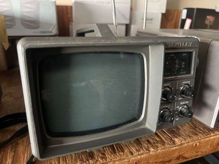BENTLEY PORTABLE TV RECEIVER