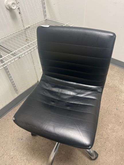 BLACK ROLLING OFFICE CHAIR WITH HEIGHT ADJUSTMENT & BLACK METAL PADDED STATIONARY CHAIR