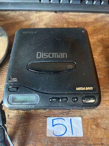 SONY DISCMAN MEGA BASS CD PLAYER D-11