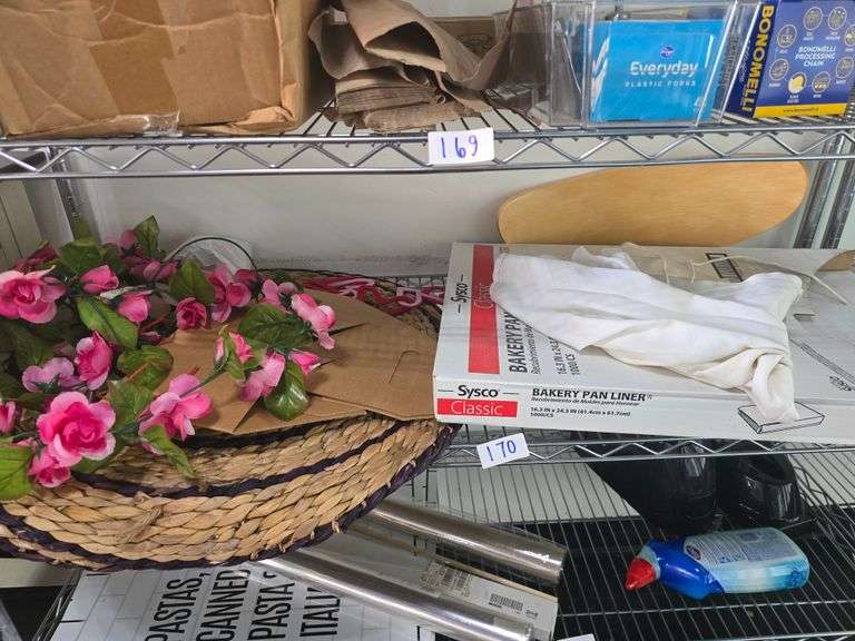 DÉCOR AND BAKERY PAN LINERS