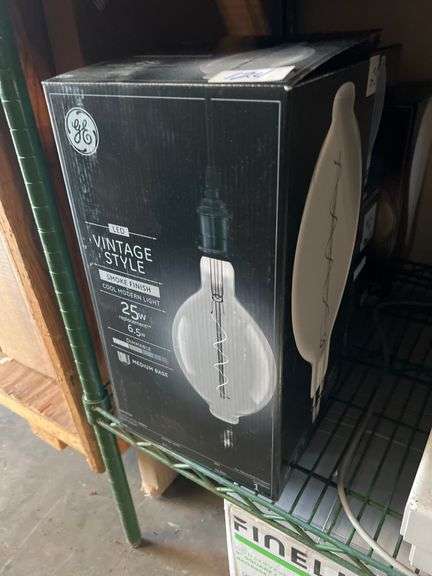 GE LED VINTAGE STYLE SMOKE FINISH COOL MODERN LIGHT BULB 25W REPLACEMENT, 6.5W DIMMABLE MEDIUM BASE LED BT56
