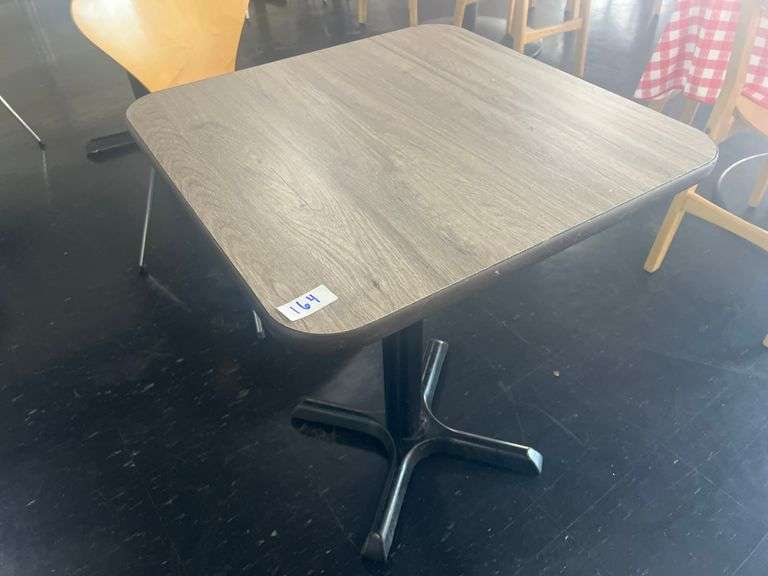 FORMICA TOPPED TABLE 2' SQUARE 30"H