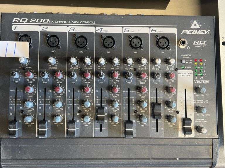 PEAVEY RQ 200 SIX CHANNEL MINI CONSOLE
