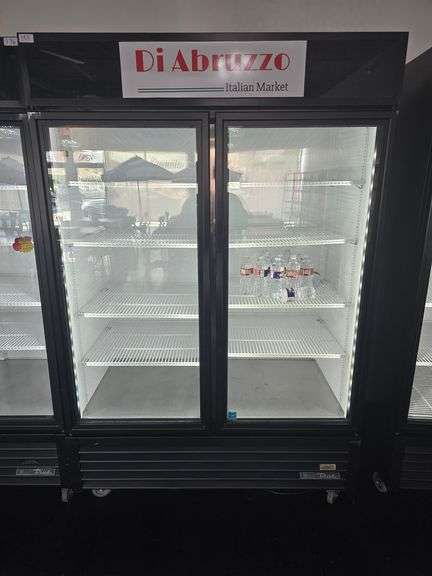 TRUE GDM-49-HC~TSL01 COMMERCIAL 2-DOOR REFRIGERATOR WITH 8-INNER SHELVES, ON WHEELS, IN GREAT WORKING CLEAN CONDITION