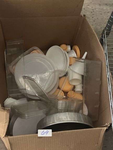 LOT OF RESTAURANT PLASTICS