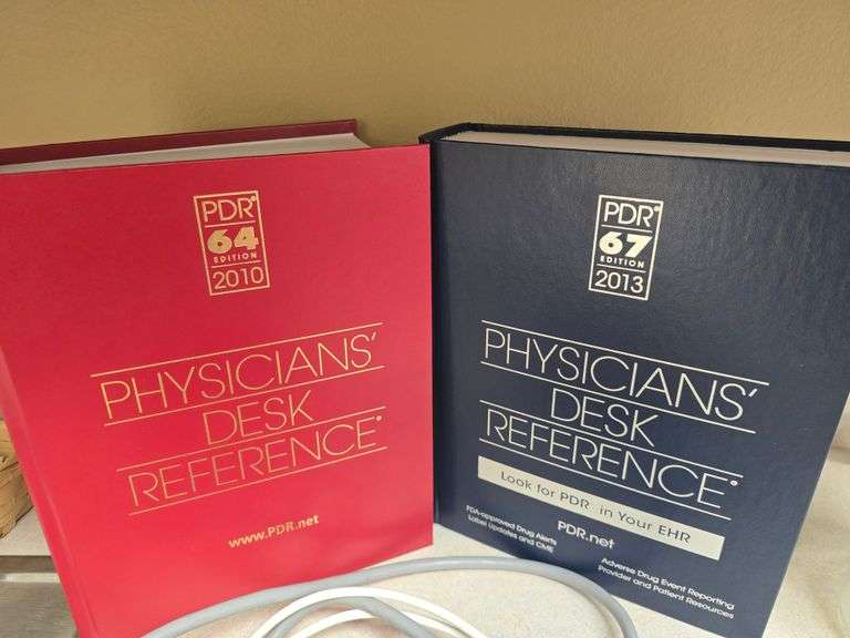 PDR "PHYSICIANS DESK REFERENCE" HARD COVER BOOK INCLUDING 64 EDITION 2010 AND 67 EDITION 2013