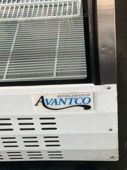 AVANTCO REFRIGERATION 178DLC36HCW 36" WHITE CURVED GLASS REFRIGERATED DELI CASE WITH 3 REMOVABLE METAL SHELVES  VERY CLEAN GREAT WORKING CONDITION