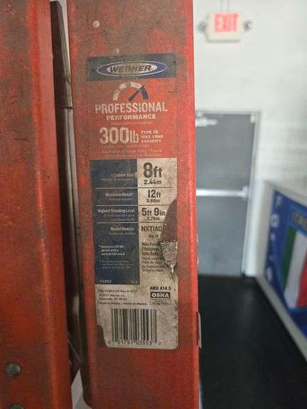 WERNER PROFESSIONAL LADDER 8' 300LB