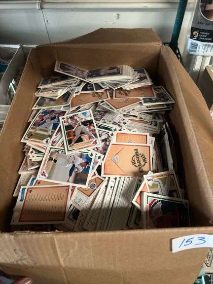 OVER 3,000 VINTAGE MLB BASEBALL CARDS MOST BEING 1991 UPPER DECK