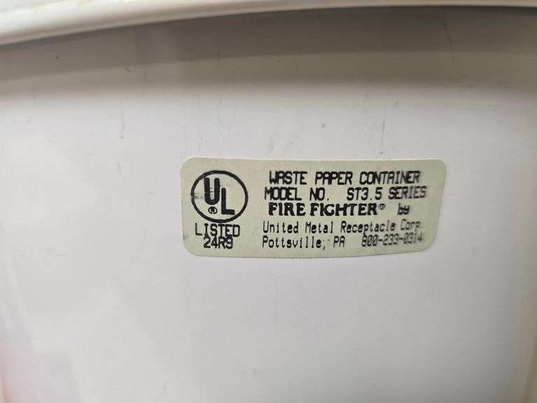 UNITED FIREFIGHTER ST3.5 SERIES METAL TRASH BIN WITH FOOT PEDAL APROX 1'DIA x 16"H