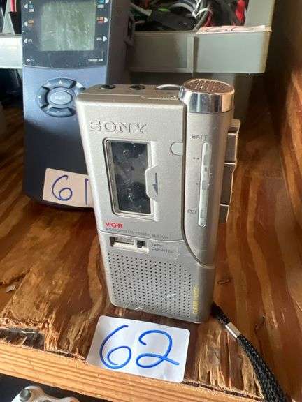 SONY V-O-R MICROCASSETTE-CORDER M-635VK