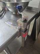 EDLUND MANUAL TABLE MOUNTED CAN OPENER *BUYER RESPONSIBLE FOR REMOVAL FROM TABLE
