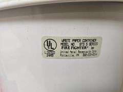 UNITED FIREFIGHTER ST3.5 SERIES METAL TRASH BIN WITH FOOT PEDAL APROX 1'DIA x 16"H