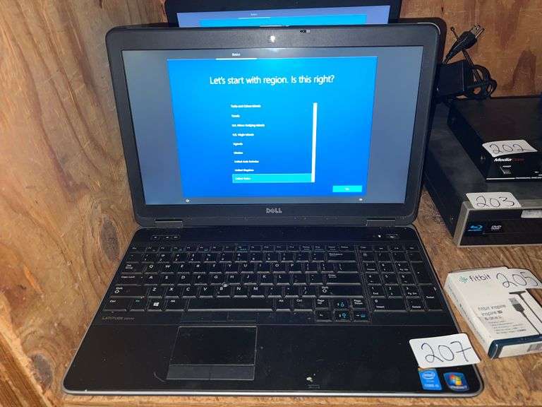DELL LATITUDE E6540 LAPTOP WITH CORE i5 INTEL, MEMORY INCLD. HAS BEEN INSTALLED WITH WINDOWS 10, IN WORKING CONDITION, WITH CHARGER INCLUDED! PERFECT FOR NEW USER