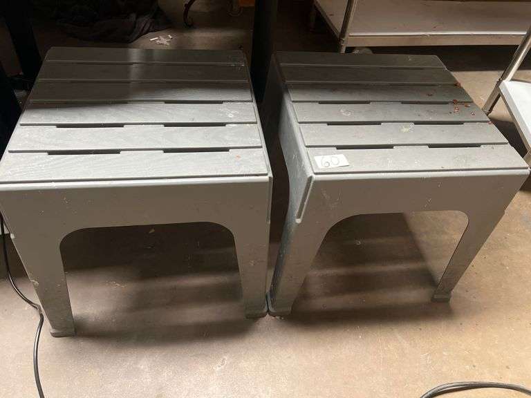 OUTDOOR PLASTIC HEAVY DUTY STOOLS APROX 18"SQ