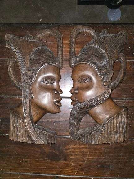 SOLID WOOD HAND CRAFTED WALL HANGING AFRICAN DÉCOR APROX 16"H