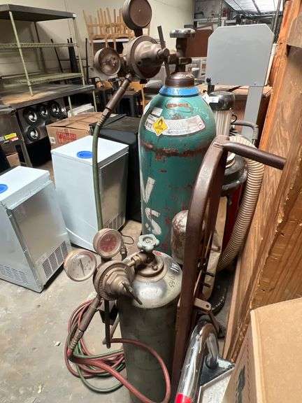 WELDERS DOLLY WITH OXY/ACC TANKS AND HOSES WITH HARRIS 72-2 TORCH ATTACHED