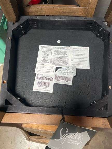 SIGNATURE DESIGN ASHLEY DINING UPHOLSTERED SIDE CHAIR D631-01 EACH WITH TAGS