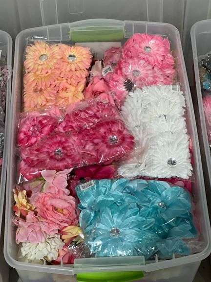 NEW FAUX FLOWERS USED FOR HAIR CLIPS AND ARRANGEMENTS, SOLD PER BUNDLE