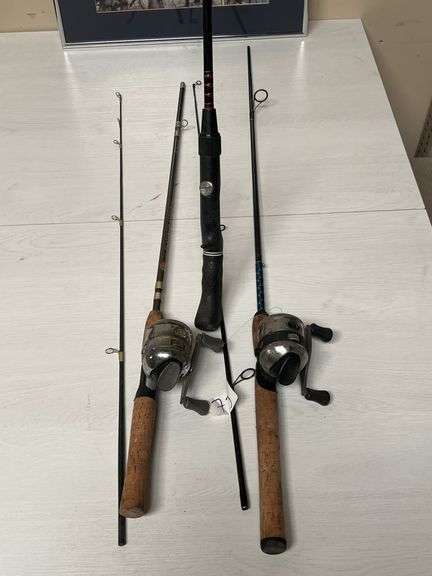 FISHING POLES INCLUDING PLATINUM 33 4BB ALL METAL REEL ON TEBCO PLATINUM SERIES 2PCS POLE, AUTHENTIC 33 REEL ON SHAKESPEARE XINSPINITY GRAPHITE 2PCS ROD AND LEWS SPEED STICK VINTAGE ROD, SOLD PER ROD