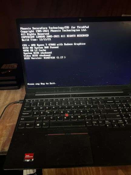 LENOVO THINKPAD E15 LAPTOP WITH RADEON GRAPHICS, POWERS ON NO MEMORY
