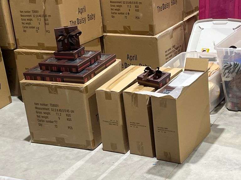 6"SQ. x 2" GIFT BOX WITH LID ALL BRAND NEW SOLD PER INDIVIDUAL GIFT BOX