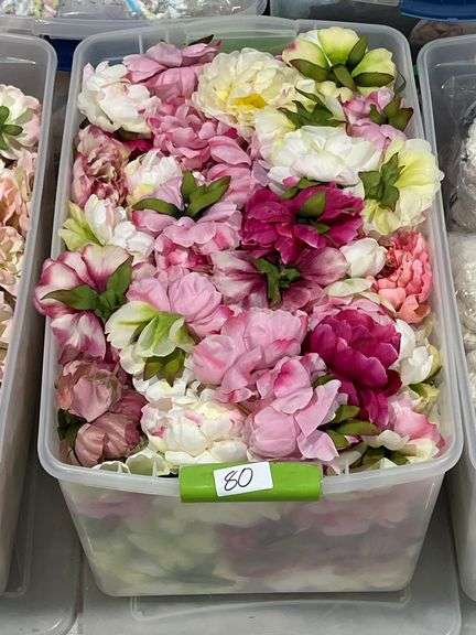 NEW FAUX FLOWERS USED FOR HAIR CLIPS AND ARRANGEMENTS, SOLD PER BUNDLE