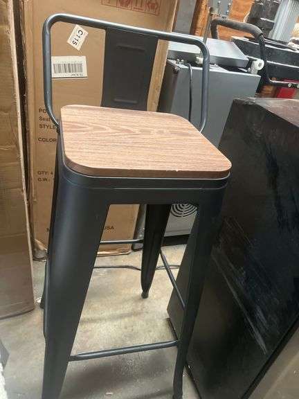 YONGCHUANG 30" LOW BACK METAL AND WOOD BARSTOOL IN MATTE BLACK FINISH NEW IN BOX, RETAIL $160 FOR SET, SOLD PER CHAIR