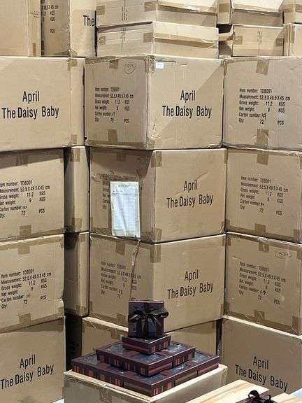 6"SQ. x 2" GIFT BOX WITH LID ALL BRAND NEW SOLD PER INDIVIDUAL GIFT BOX