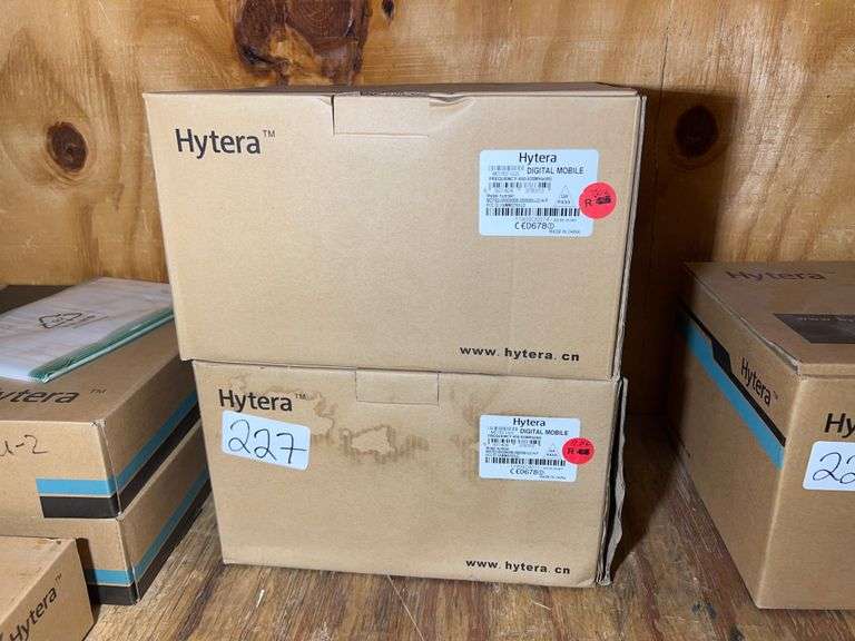 HYTERA DIGITAL PORTABLE RADIO MD782 U(2) 450-520MHz MODEL MD782-00000000-000000-U2-H-F APPEAR NEW IN OPEN BOX