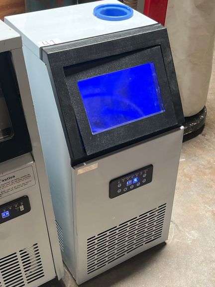 LMB40 COMMERCIAL ICE MACHINE 245W R290 REFRIGERANT 14.7"x16.93"x29.92" NEVER USED BUT COSMETICALLY DAMAGED