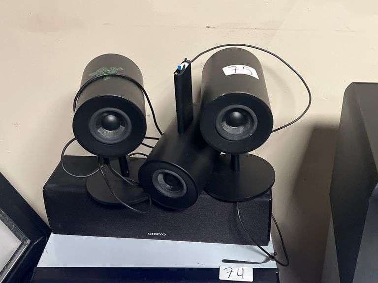 ONKYO SPEAKER SET INCLUDING SKC-780 CENTER AND DESK TOP WIRED BULLET SPEAKERS