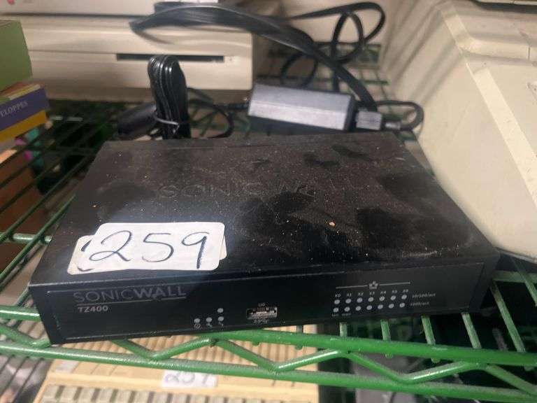 SONICWALL TZ400 WITH POWER CABLE