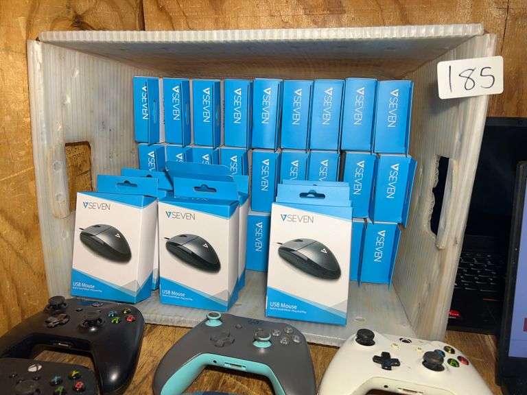 VSEVEN USB MOUSE WITH BUILT-IN SCROLL WHEEL, PLUG N PLAY MV3000010