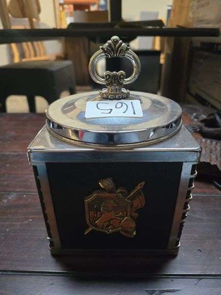 APROX 6.5" ICE BOX WITH LID