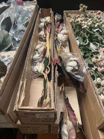 MOSS WHITE ROSE ARTIFICIAL ROSE GARLAND  APROX 30"