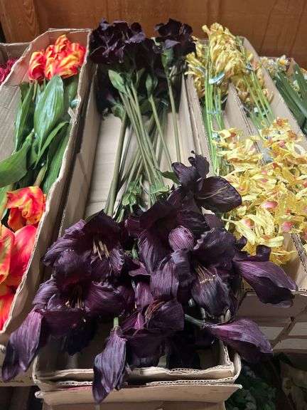 DARK PURPLE AMATYLLIS ARTIFICIAL FLOWER STEM 58344 APROX 30"