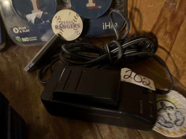 SONY AC-V16A AC POWER ADAPTOR WITH NP-33 6V 800mAh BATTERY INCLD.