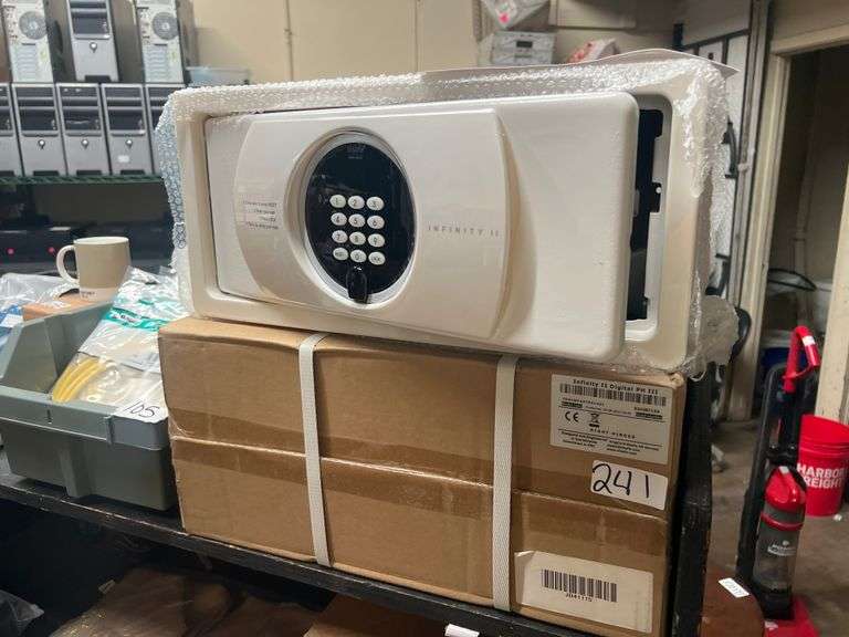 ELSAFE ASSA ABLOY INFINITY II DIGITAL PH III DIGITAL HOTEL ROOM SAFE RIGHT HINGED JD41WFA67031421  APPEAR NEW IN BOX