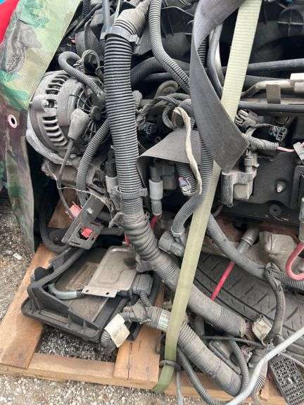 5.3 liter GM LS engine with wiring harness and ECU