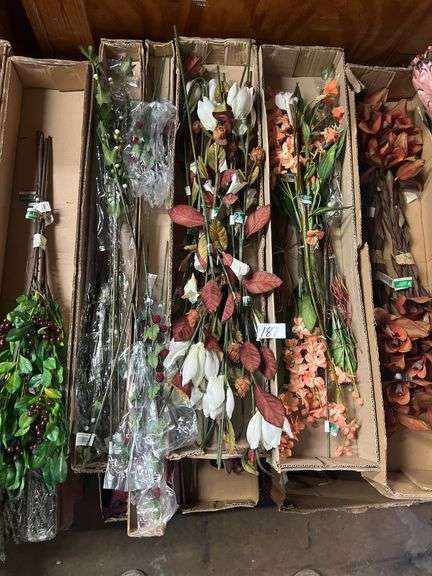 AMERICAN BEST WIDE ARRAY OF BRAND NEW ARTIFICIAL FLOWER AND BERRY STEMS