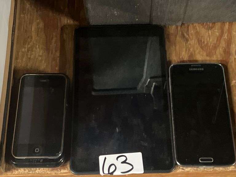 TOUCH SCREEN DEVICES SUCH AS ALCATEL ONETOUCH MODEL 9020A 6757A ; APPLE IPOD WITH CHARGING CASE AND SAMSUNG GALAXY S5 PHONE