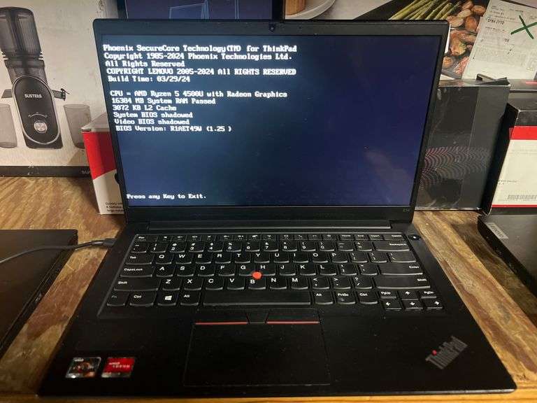 LENOVO THINKPAD E14 GEN 2 LAPTOP WITH AMD RYZEN 4000 SERIES 5 AND RADEON GRAPHICS POWERS ON WITH RAM BUT NO MEMORY