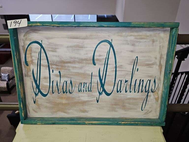 DIVAS AND DARLINGS WOODEN WALL SIGN APROX 22"x16"