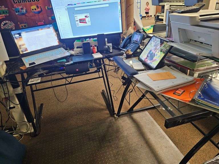 GLASS TOPPED METAL L-SHAPED OFFICE DESK WITH SINGLE SHELF, APROX 4'x4'x3' **Need tools for disassembly
